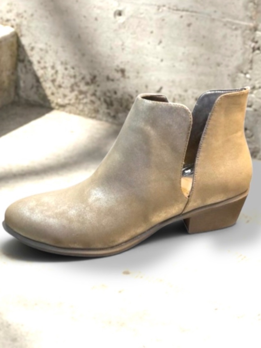 Shoe Dazzle Gold Natural Ankle Boots Sz 10 Like New